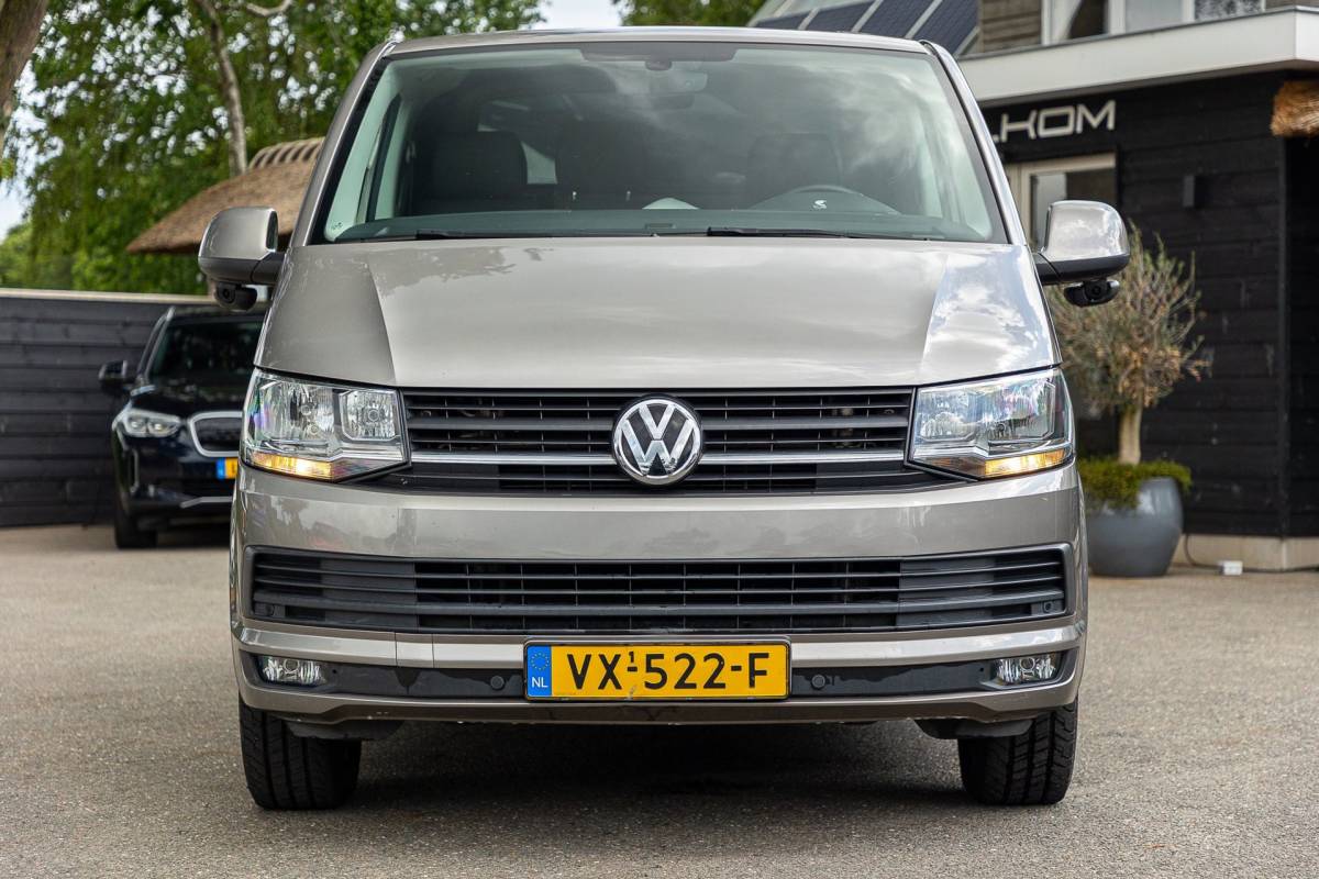 Volkswagen Transporter Volkswagen Transporter 2.0 TDI L1H1 Highline Trekhaak I Leder I 3 Zits I Sidebars I Airco I Cruise I Camera I Android I PDC