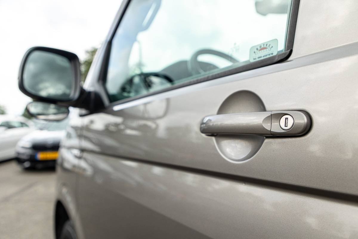 Volkswagen Transporter Volkswagen Transporter 2.0 TDI L1H1 Highline Trekhaak I Leder I 3 Zits I Sidebars I Airco I Cruise I Camera I Android I PDC