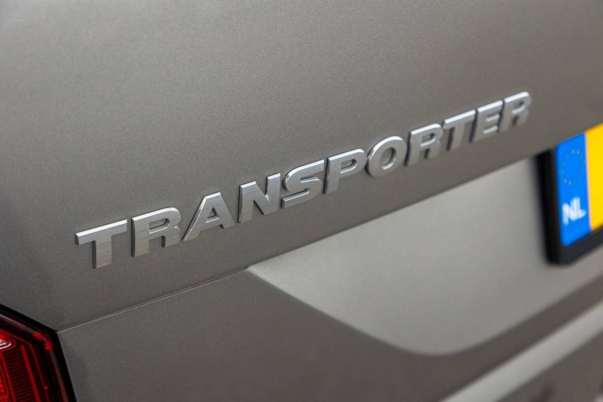 Volkswagen Transporter Volkswagen Transporter 2.0 TDI L1H1 Highline Trekhaak I Leder I 3 Zits I Sidebars I Airco I Cruise I Camera I Android I PDC