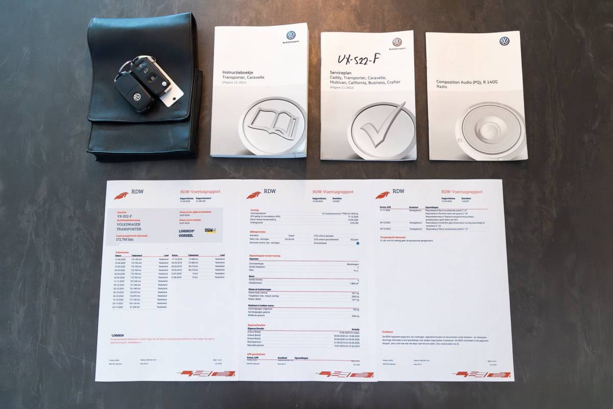 Volkswagen Transporter Volkswagen Transporter 2.0 TDI L1H1 Highline Trekhaak I Leder I 3 Zits I Sidebars I Airco I Cruise I Camera I Android I PDC