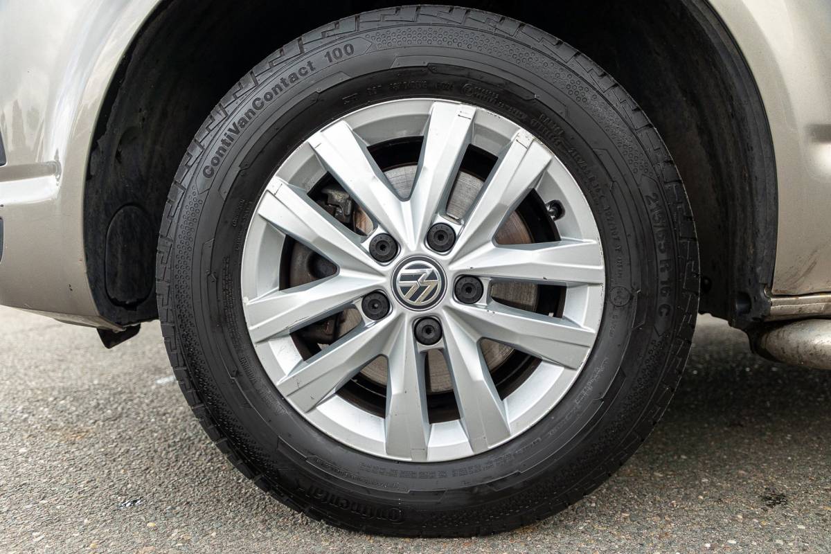 Volkswagen Transporter Volkswagen Transporter 2.0 TDI L1H1 Highline Trekhaak I Leder I 3 Zits I Sidebars I Airco I Cruise I Camera I Android I PDC