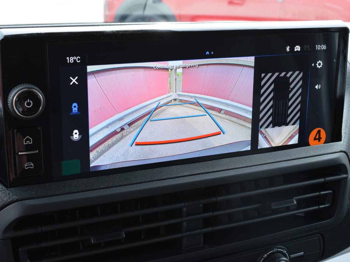 Opel Vivaro-e Opel Vivaro Electric L2 75 kWh | tot 8 jaar garantie | laadruimtebetimmering | dodehoek detectie | Apple Carplay | camera | parkeersensoren voor & achter | Comfort scheidingswand | rijklaarprijs