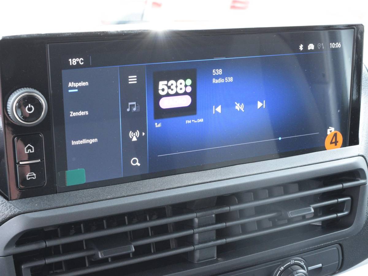 Opel Vivaro-e Opel Vivaro Electric L2 75 kWh | tot 8 jaar garantie | laadruimtebetimmering | dodehoek detectie | Apple Carplay | camera | parkeersensoren voor & achter | Comfort scheidingswand | rijklaarprijs
