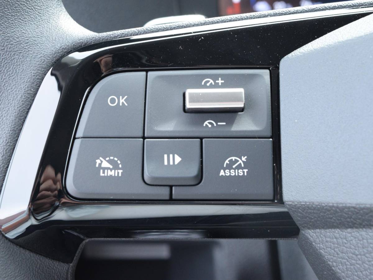 Opel Vivaro-e Opel Vivaro Electric L2 75 kWh | tot 8 jaar garantie | laadruimtebetimmering | dodehoek detectie | Apple Carplay | camera | parkeersensoren voor & achter | Comfort scheidingswand | rijklaarprijs
