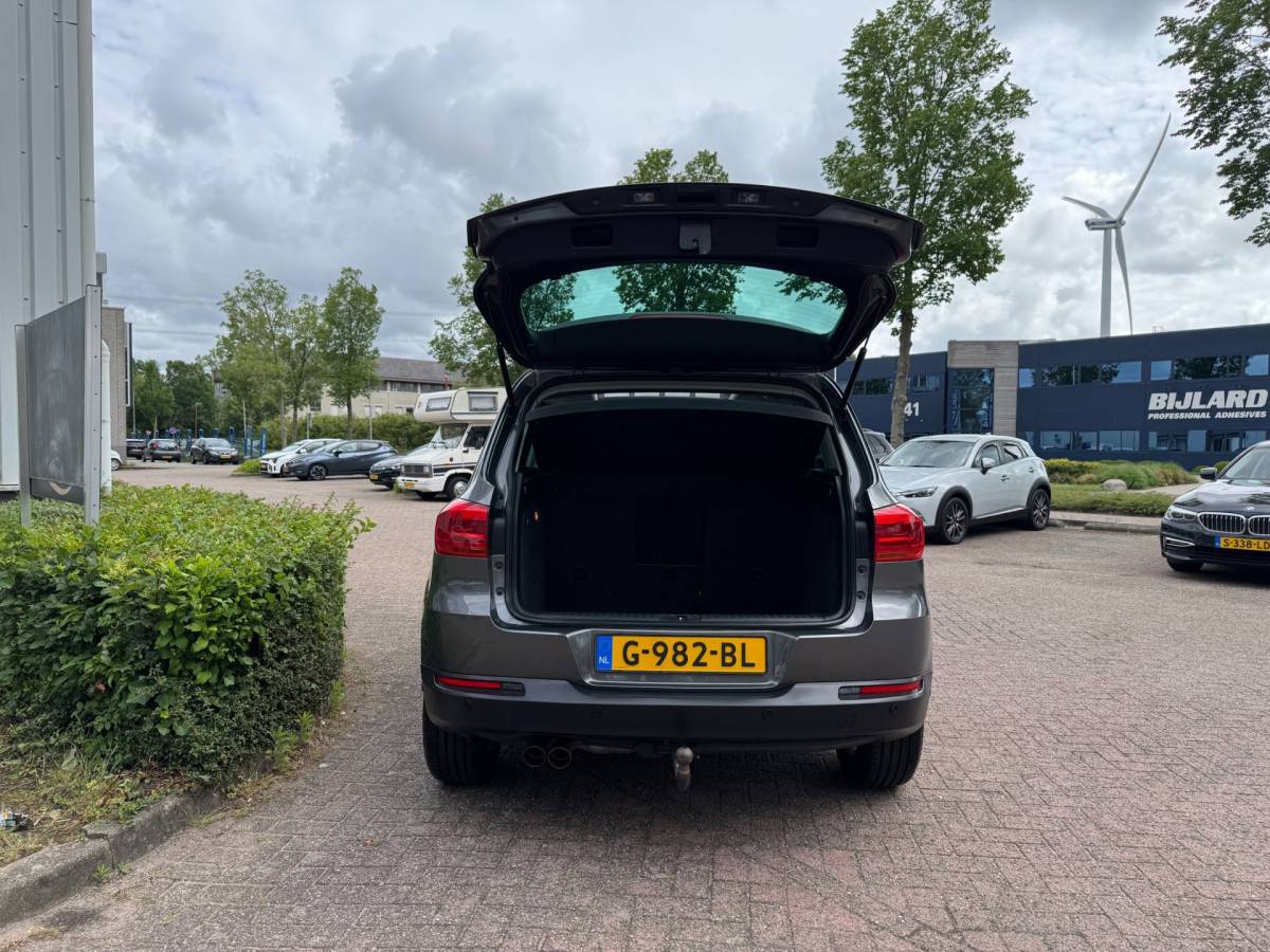 Volkswagen Tiguan Volkswagen Tiguan 1.4 TSI R-Line Edition PANO!!