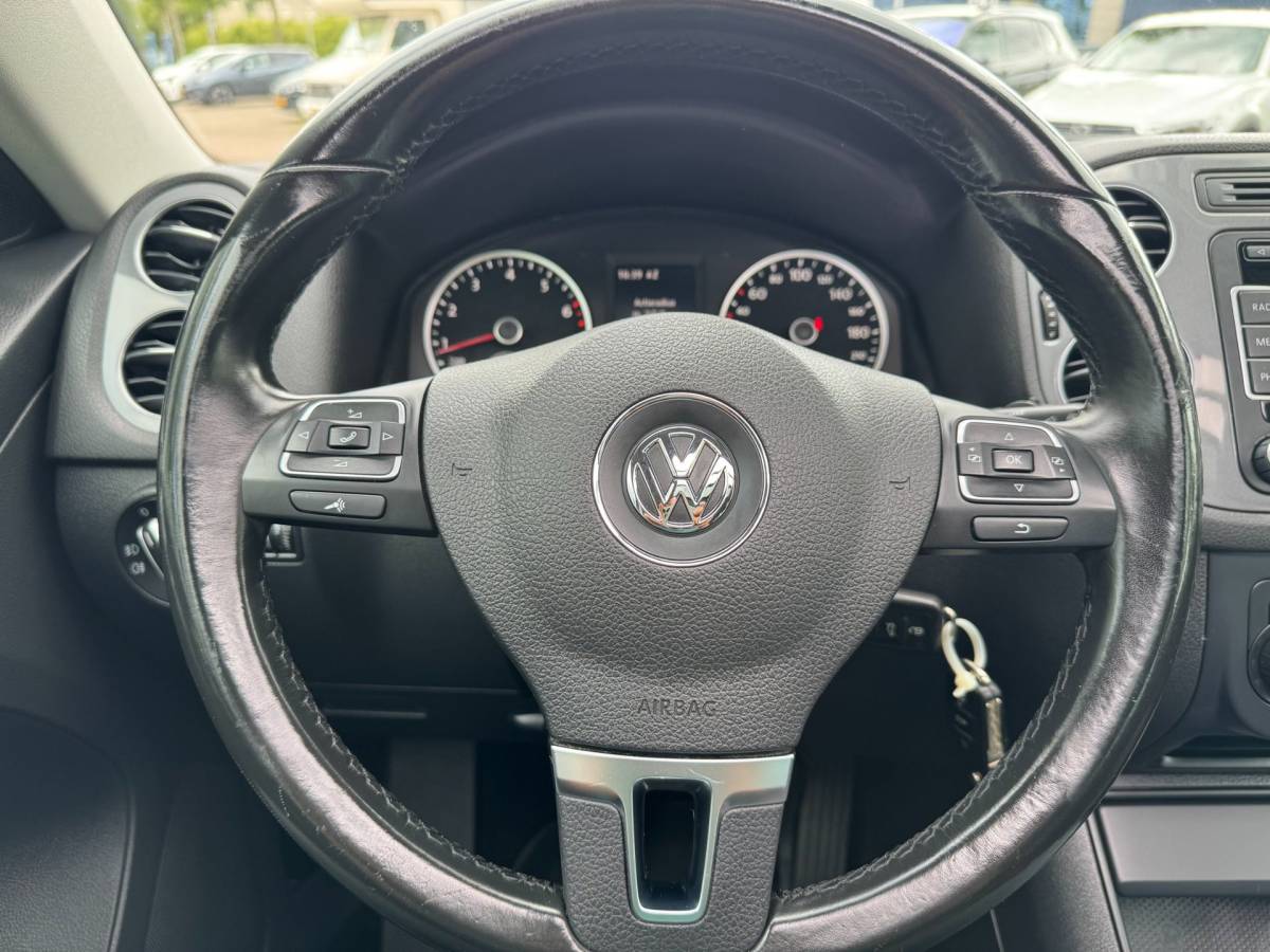 Volkswagen Tiguan Volkswagen Tiguan 1.4 TSI R-Line Edition PANO!!