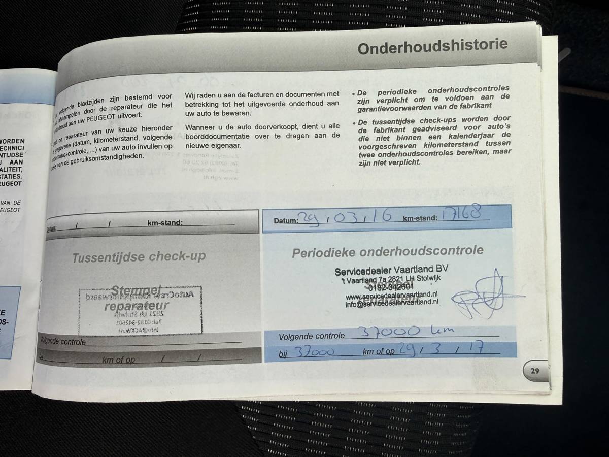 Peugeot 107 Peugeot 107 1.0 Envy Airco /Navigatie /Bluetooth