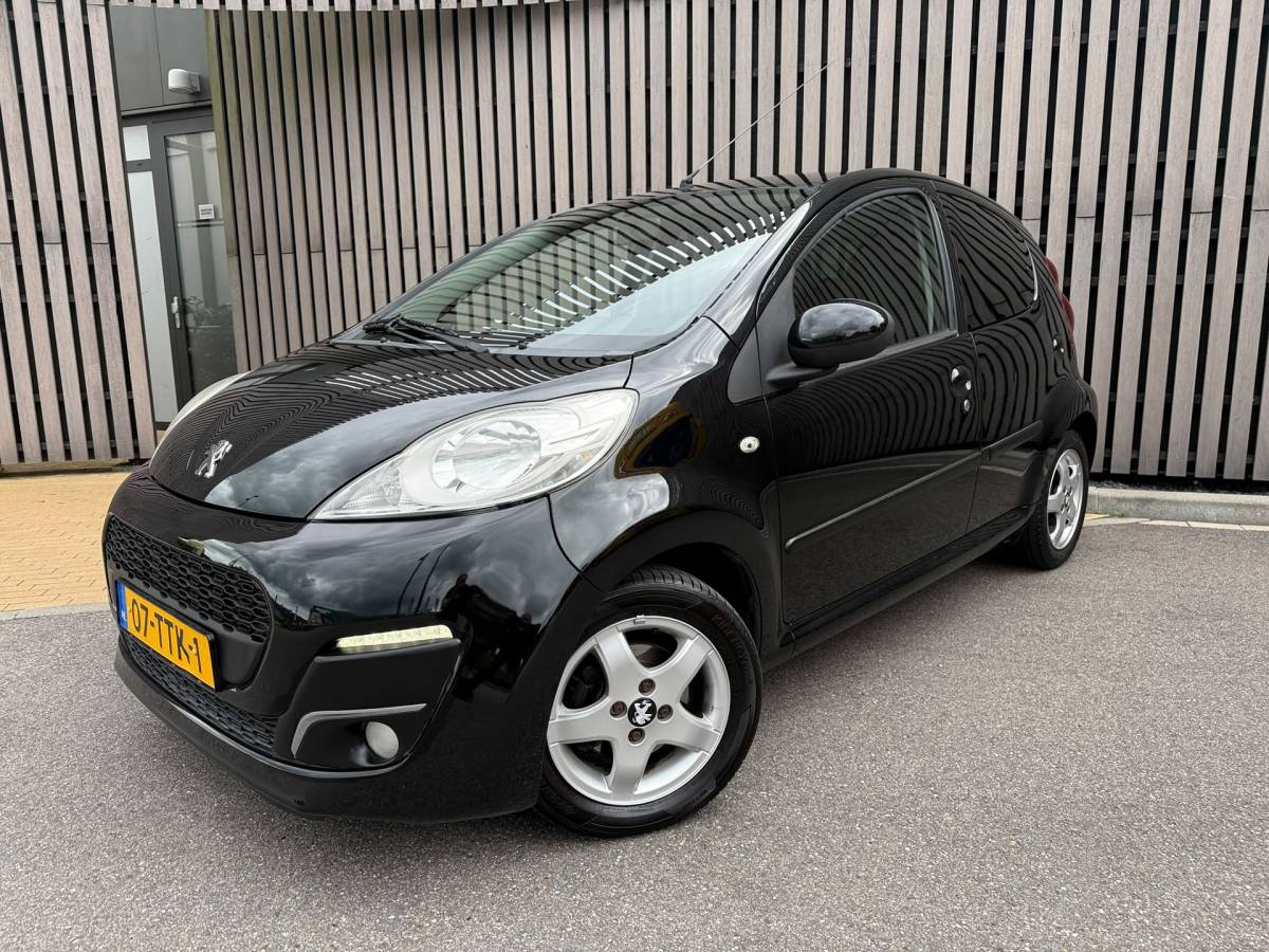 Peugeot 107 Peugeot 107 1.0 Envy Airco /Navigatie /Bluetooth