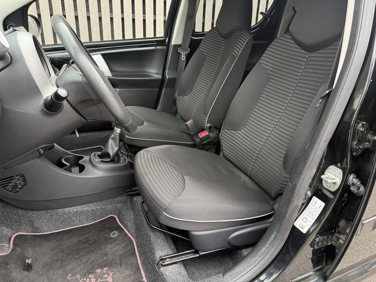 Peugeot 107 Peugeot 107 1.0 Envy Airco /Navigatie /Bluetooth