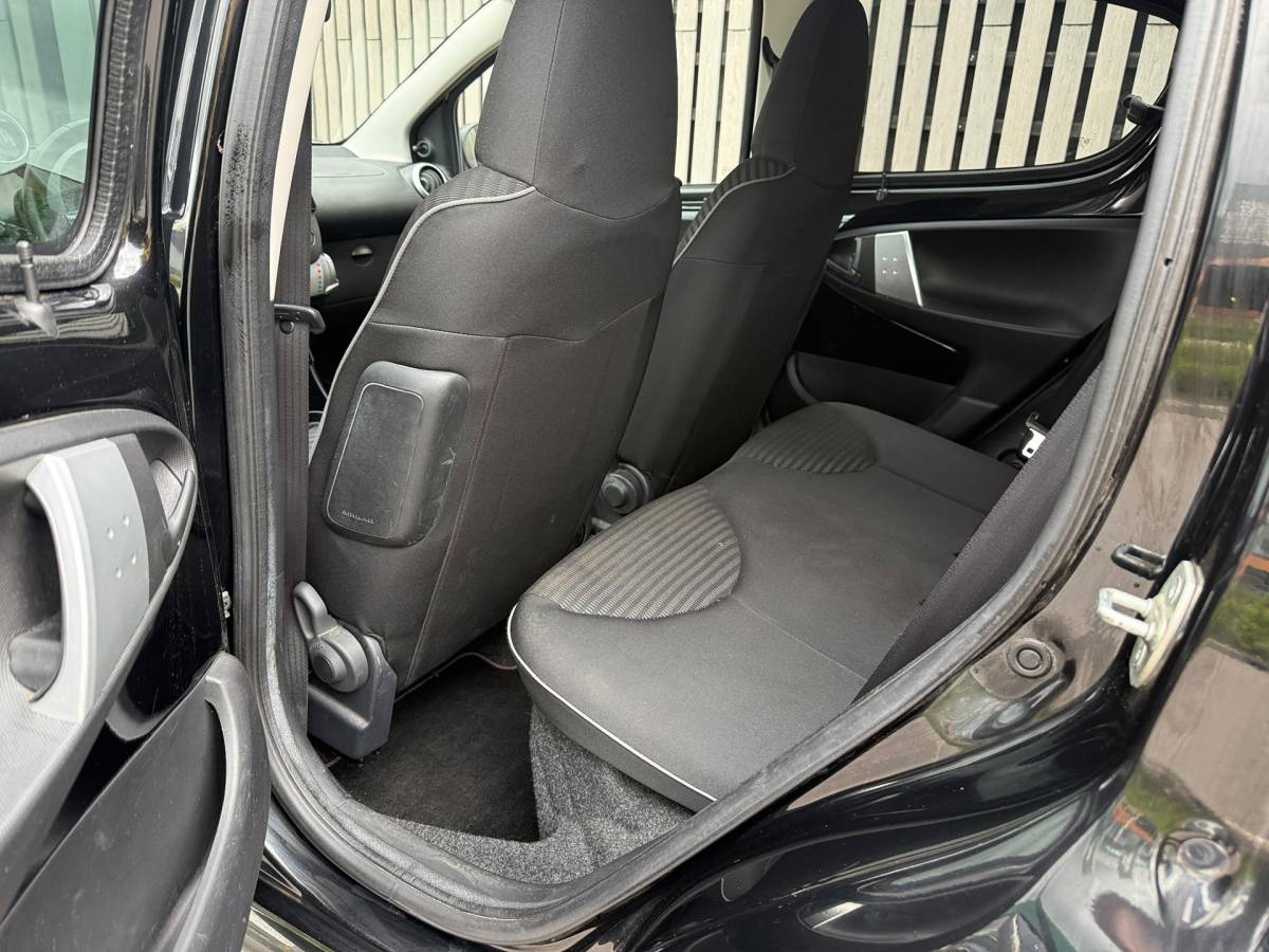 Peugeot 107 Peugeot 107 1.0 Envy Airco /Navigatie /Bluetooth