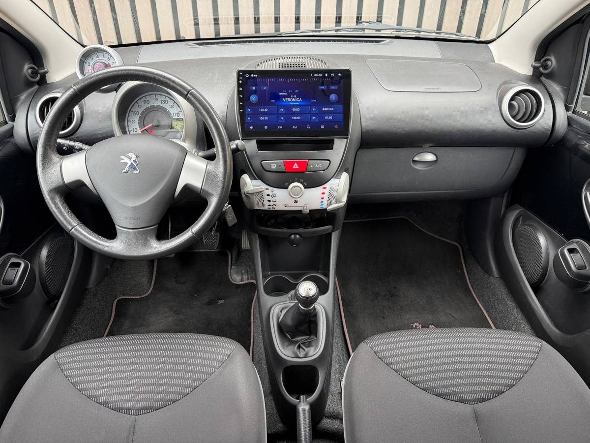 Peugeot 107 Peugeot 107 1.0 Envy Airco /Navigatie /Bluetooth