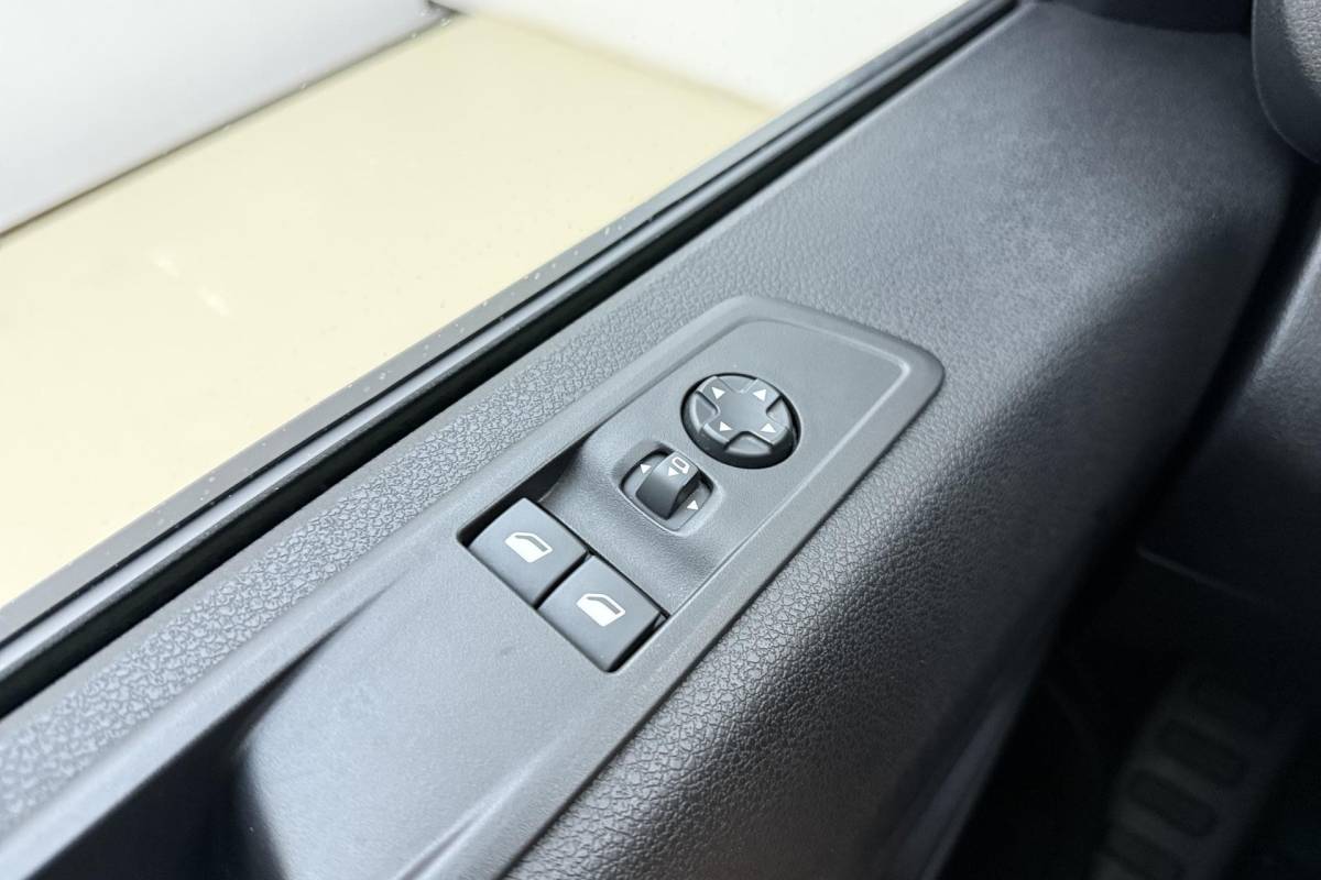 Fiat Scudo Fiat Scudo 2.0 Diesel 145 L2 | Navigatie | Laadruimte betimmering | Camera | 3 Zitplaatsen | Cruise control | Mistlampen voor | Airco | Zijschuifdeur