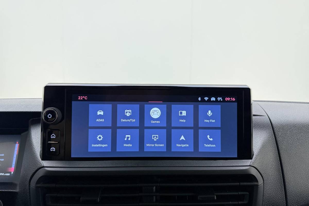 Fiat Scudo Fiat Scudo 2.0 Diesel 145 L2 | Navigatie | Laadruimte betimmering | Camera | 3 Zitplaatsen | Cruise control | Mistlampen voor | Airco | Zijschuifdeur