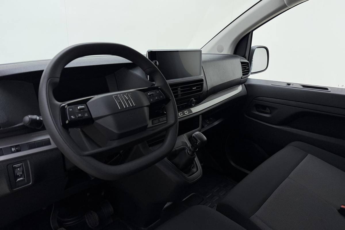 Fiat Scudo Fiat Scudo 2.0 Diesel 145 L2 | Navigatie | Laadruimte betimmering | Camera | 3 Zitplaatsen | Cruise control | Mistlampen voor | Airco | Zijschuifdeur