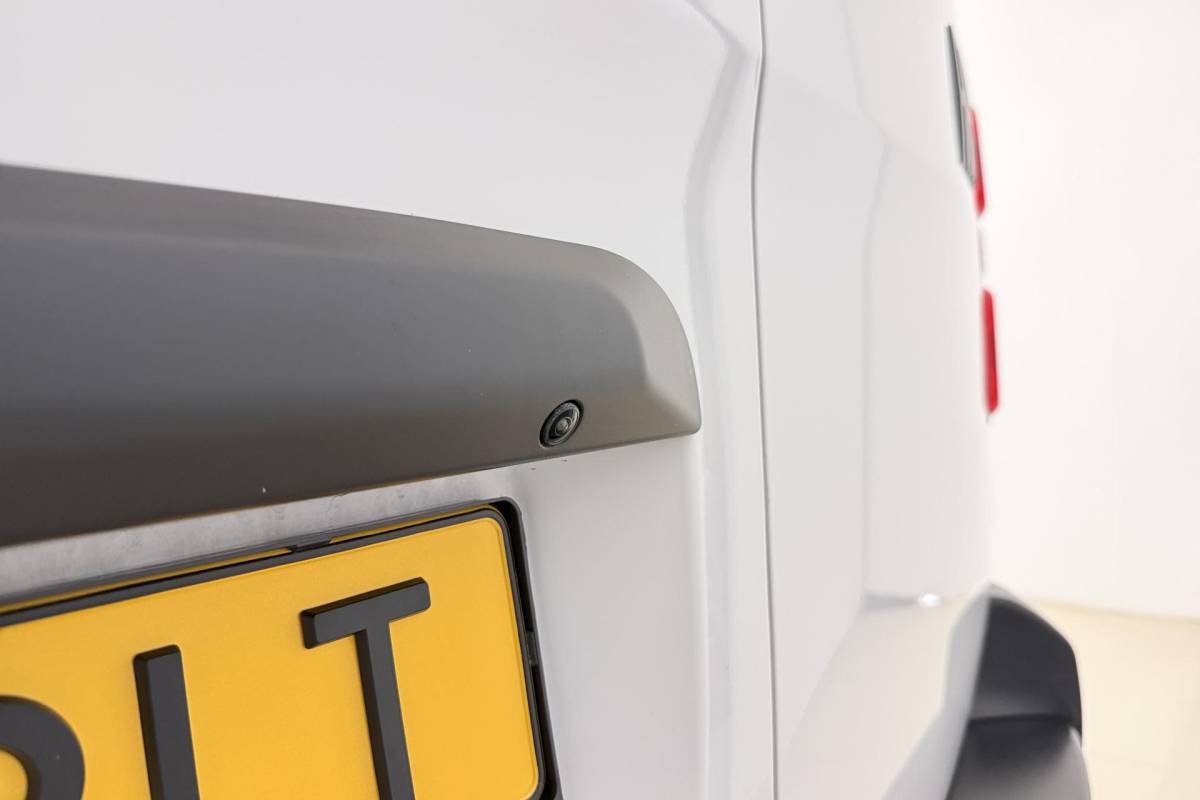 Fiat Scudo Fiat Scudo 2.0 Diesel 145pk L3 | Navigatie |  3 Zitplaatsen | Achteruitrijcamera | Airco | Apple Carplay/Android Auto | Laadruimte betimmering | 2500 kg trekgewicht | Digitaal dashboard