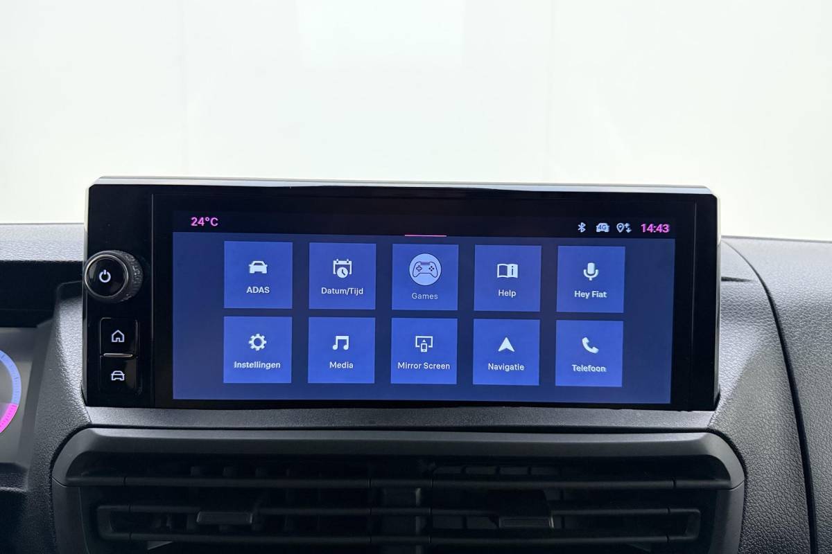 Fiat Scudo Fiat Scudo 2.0 Diesel 145pk L3 | Navigatie |  3 Zitplaatsen | Achteruitrijcamera | Airco | Apple Carplay/Android Auto | Laadruimte betimmering | 2500 kg trekgewicht | Digitaal dashboard