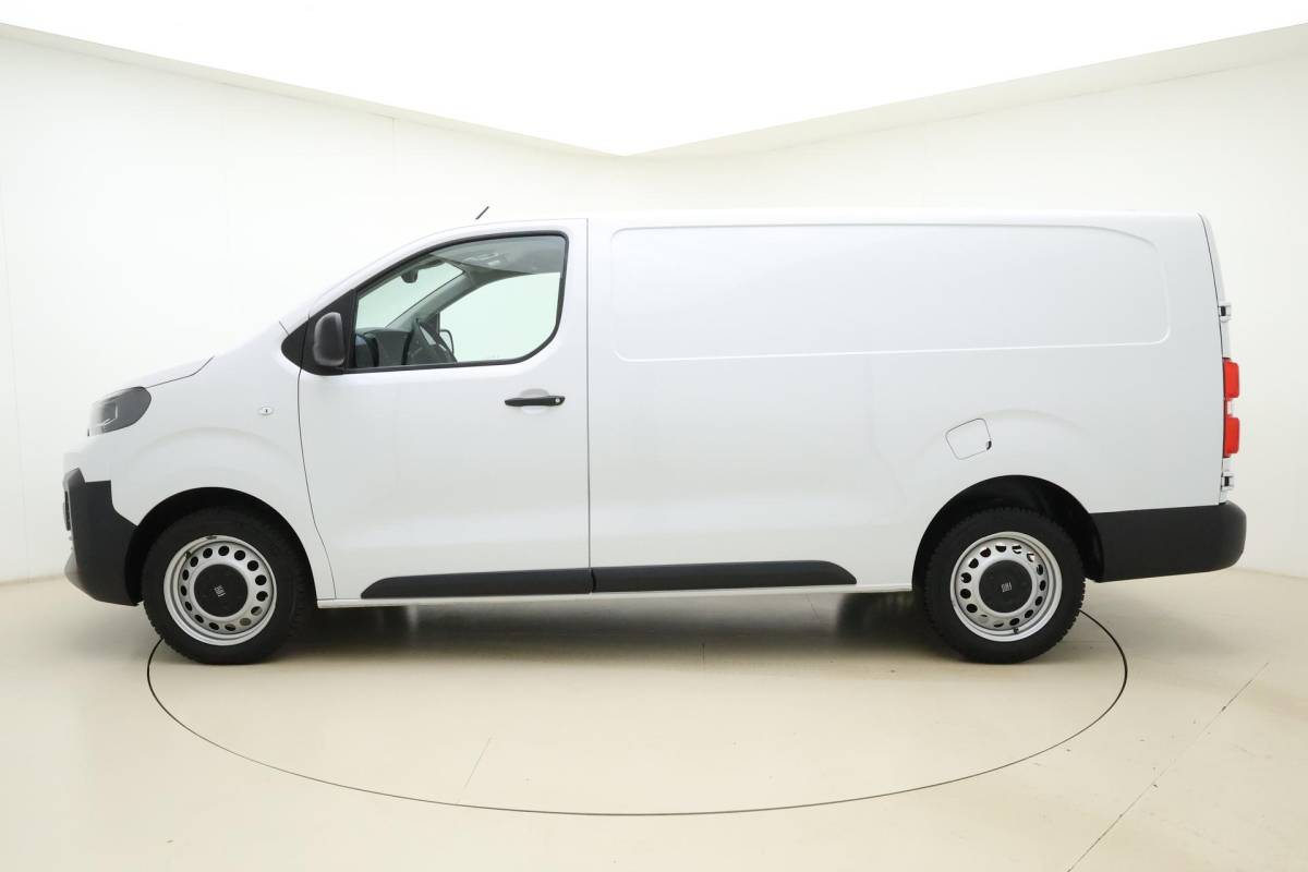 Fiat Scudo Fiat Scudo 2.0 Diesel 145pk L3 | Navigatie |  3 Zitplaatsen | Achteruitrijcamera | Airco | Apple Carplay/Android Auto | Laadruimte betimmering | 2500 kg trekgewicht | Digitaal dashboard