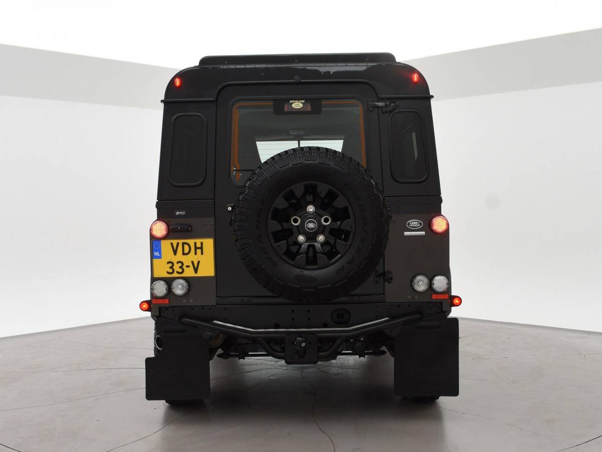 Land Rover Defender Land Rover Defender 90″ 2.2D 150 PK AUTOBIOGRAPHY GRIJS KENTEKEN *31.900 KM* UNIEK – TOPSTAAT – TWO-TONE