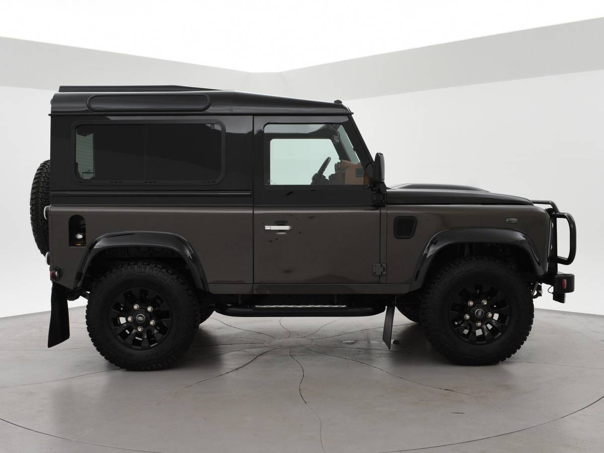 Land Rover Defender Land Rover Defender 90″ 2.2D 150 PK AUTOBIOGRAPHY GRIJS KENTEKEN *31.900 KM* UNIEK – TOPSTAAT – TWO-TONE