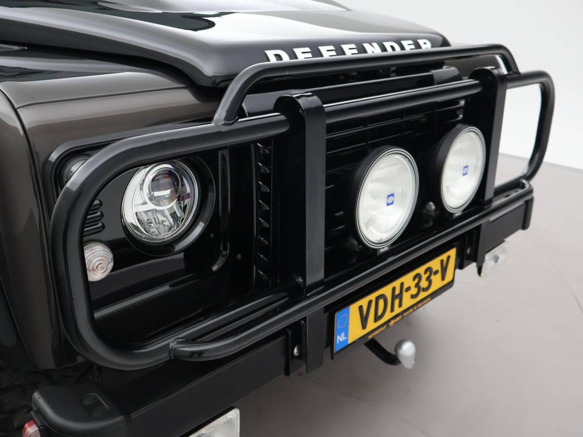 Land Rover Defender Land Rover Defender 90″ 2.2D 150 PK AUTOBIOGRAPHY GRIJS KENTEKEN *31.900 KM* UNIEK – TOPSTAAT – TWO-TONE