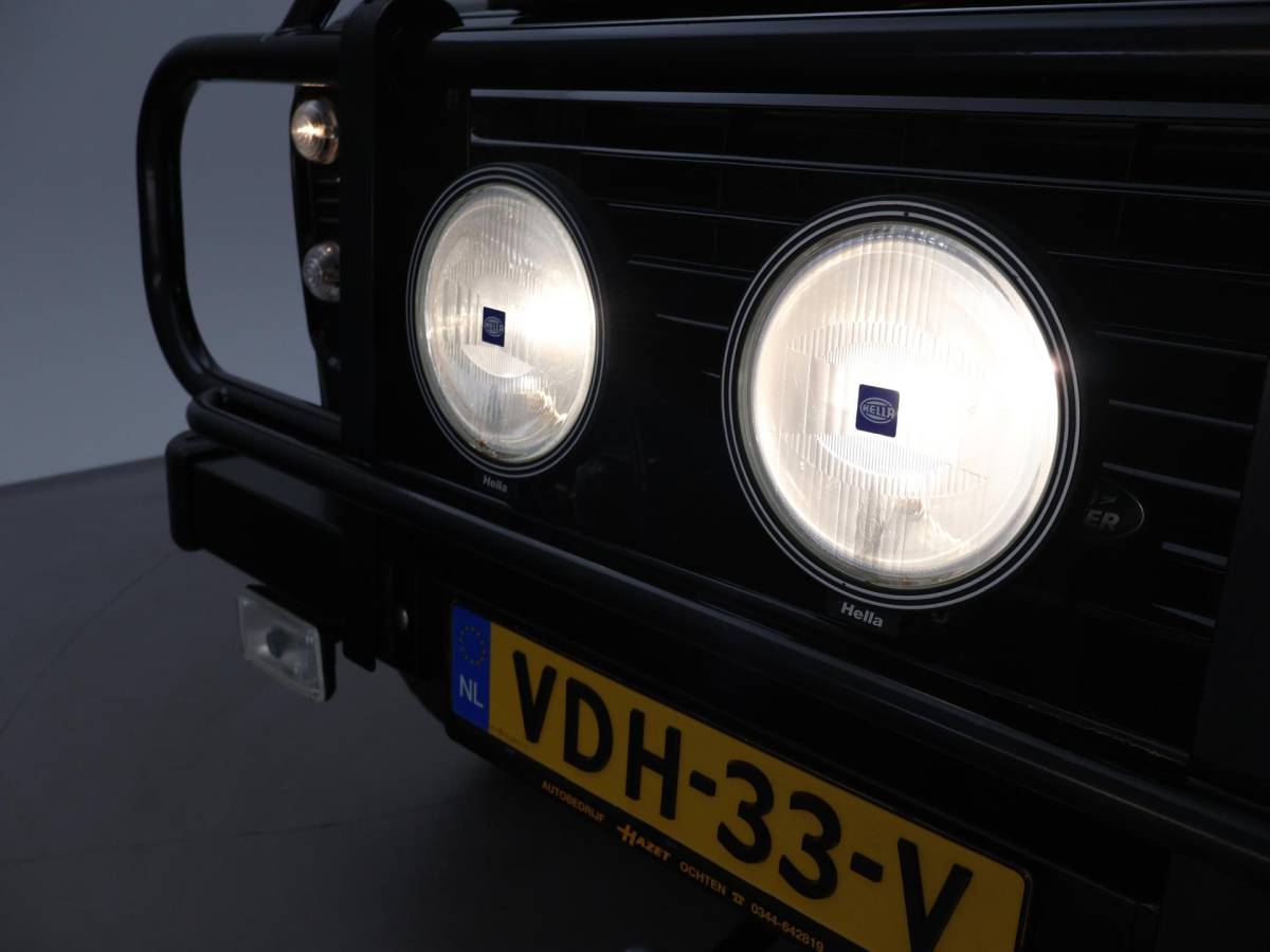 Land Rover Defender Land Rover Defender 90″ 2.2D 150 PK AUTOBIOGRAPHY GRIJS KENTEKEN *31.900 KM* UNIEK – TOPSTAAT – TWO-TONE