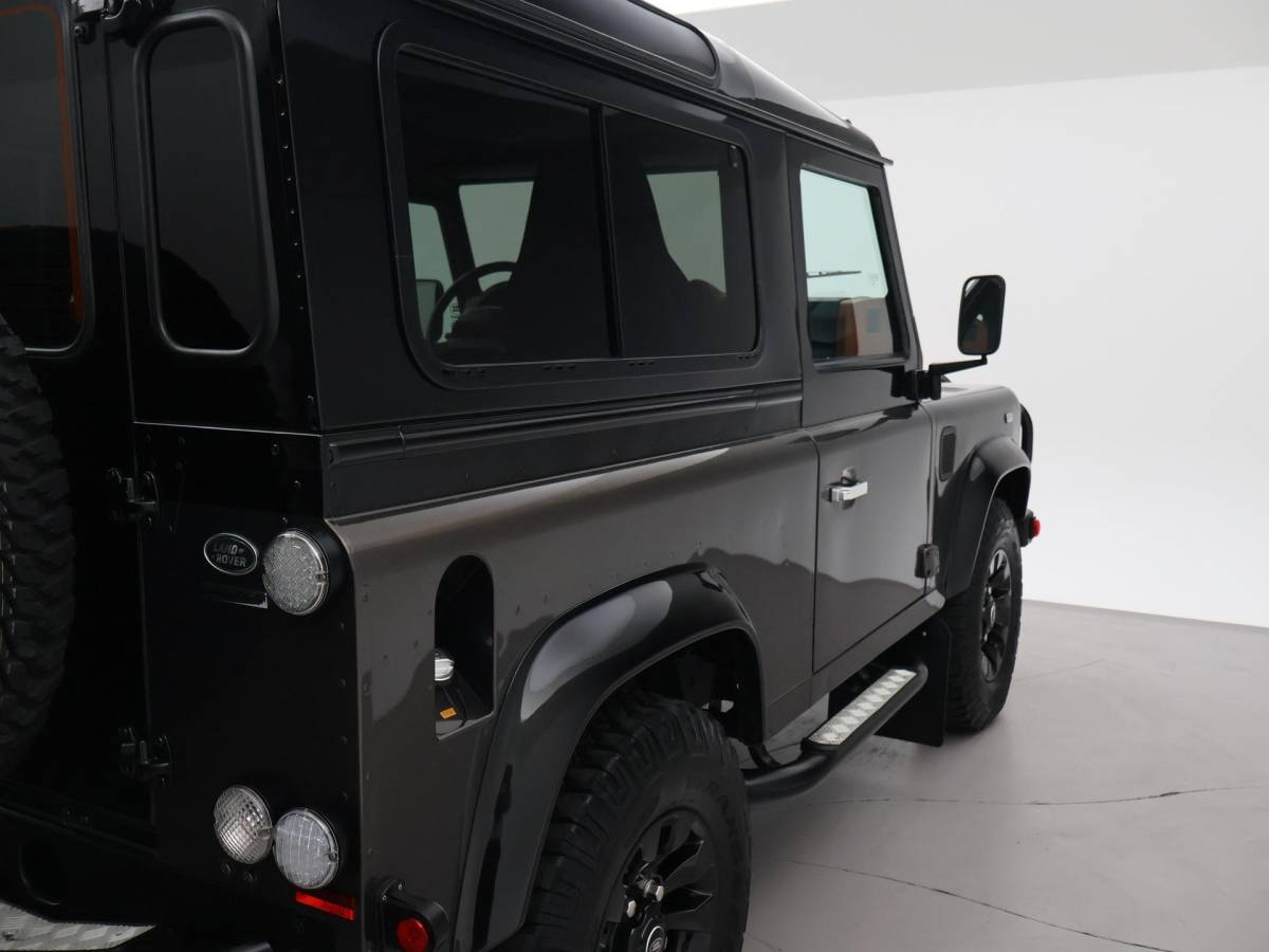 Land Rover Defender Land Rover Defender 90″ 2.2D 150 PK AUTOBIOGRAPHY GRIJS KENTEKEN *31.900 KM* UNIEK – TOPSTAAT – TWO-TONE