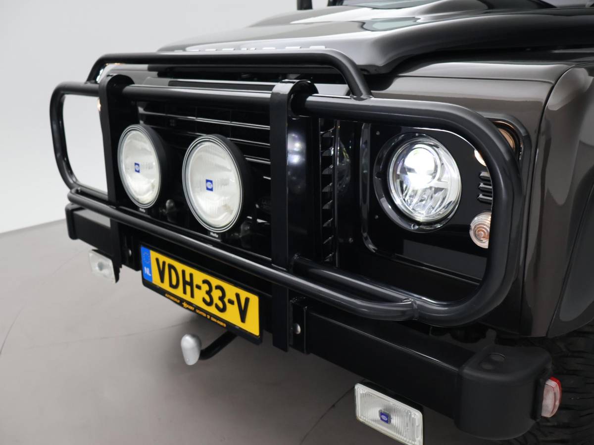 Land Rover Defender Land Rover Defender 90″ 2.2D 150 PK AUTOBIOGRAPHY GRIJS KENTEKEN *31.900 KM* UNIEK – TOPSTAAT – TWO-TONE