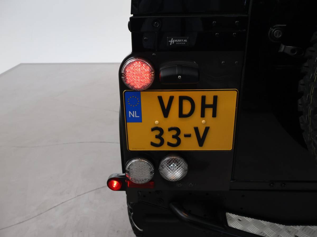 Land Rover Defender Land Rover Defender 90″ 2.2D 150 PK AUTOBIOGRAPHY GRIJS KENTEKEN *31.900 KM* UNIEK – TOPSTAAT – TWO-TONE