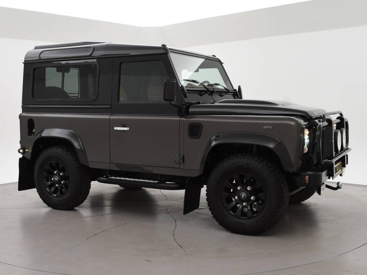 Land Rover Defender Land Rover Defender 90″ 2.2D 150 PK AUTOBIOGRAPHY GRIJS KENTEKEN *31.900 KM* UNIEK – TOPSTAAT – TWO-TONE