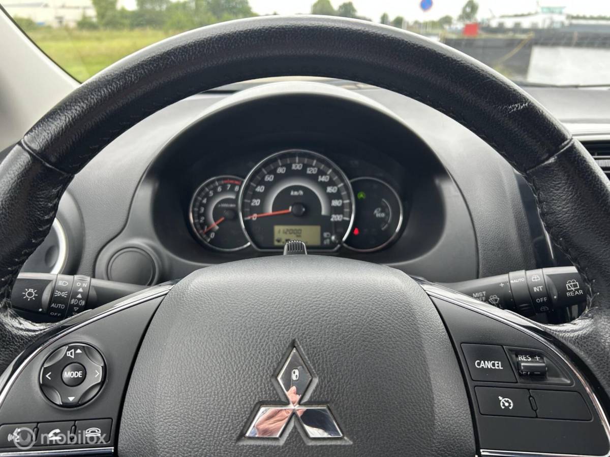 Mitsubishi Space Star Mitsubishi Space Star 1.2 Life ,  Cruise control ,Navigatie