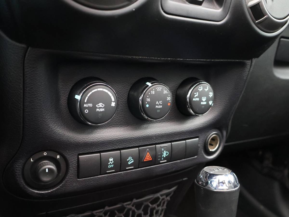 Jeep Wrangler Jeep Wrangler 2.8 CRD 200 PK SPORT AUT. 4X4 GRIJS KENTEKEN *MARGE* + TREKHAAK