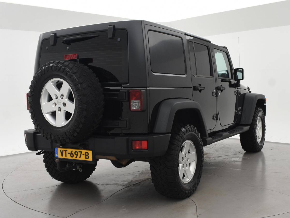 Jeep Wrangler Jeep Wrangler 2.8 CRD 200 PK SPORT AUT. 4X4 GRIJS KENTEKEN *MARGE* + TREKHAAK
