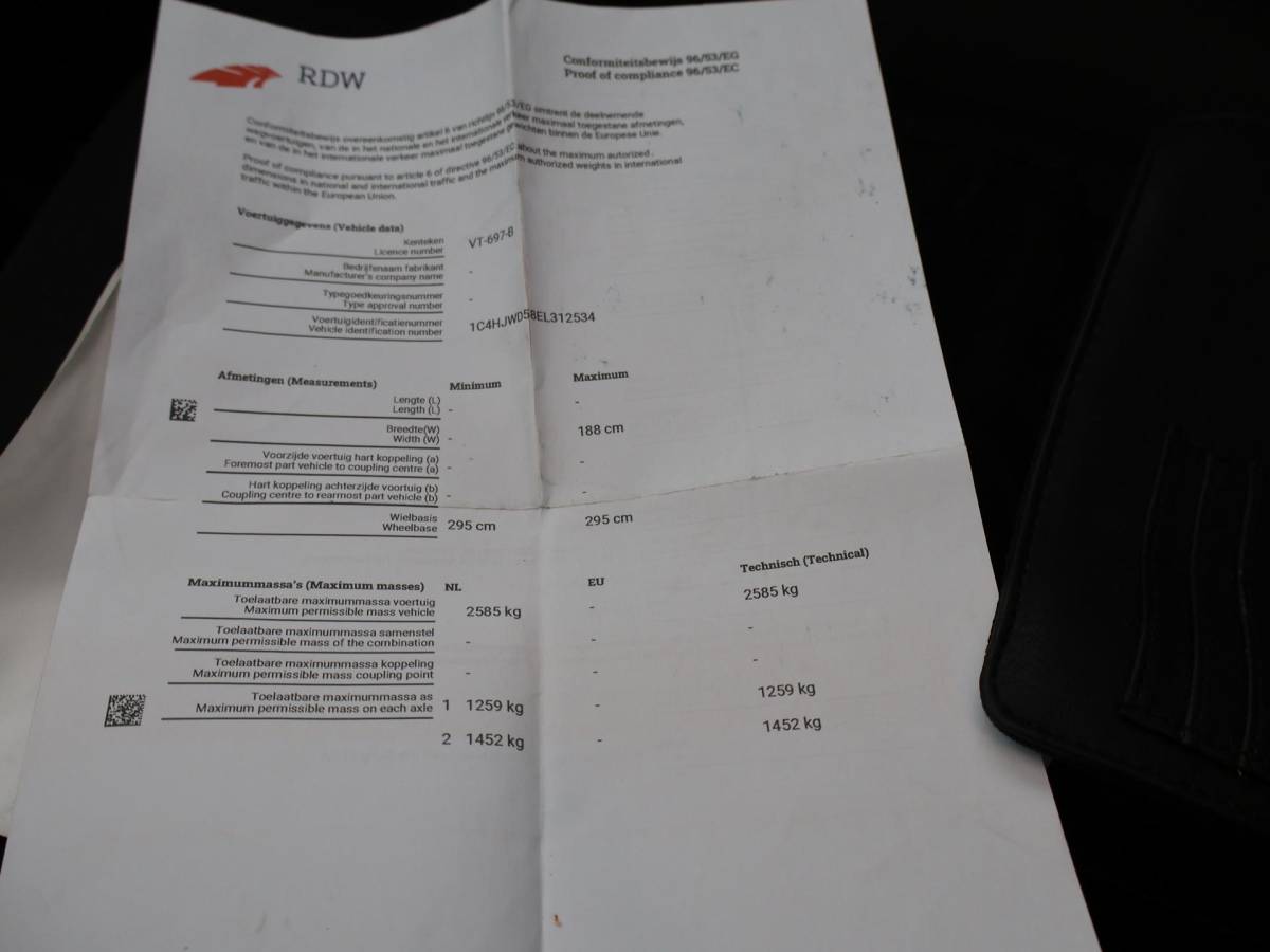 Jeep Wrangler Jeep Wrangler 2.8 CRD 200 PK SPORT AUT. 4X4 GRIJS KENTEKEN *MARGE* + TREKHAAK