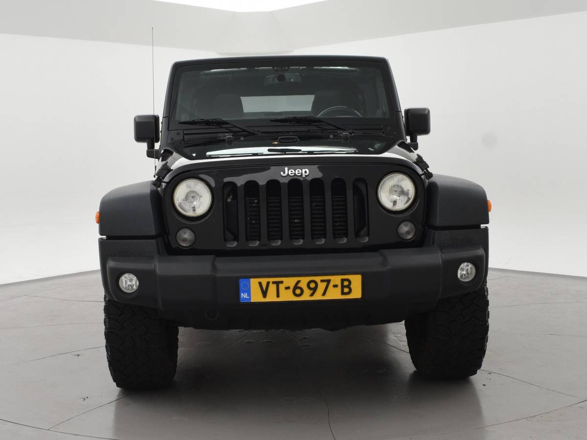 Jeep Wrangler Jeep Wrangler 2.8 CRD 200 PK SPORT AUT. 4X4 GRIJS KENTEKEN *MARGE* + TREKHAAK
