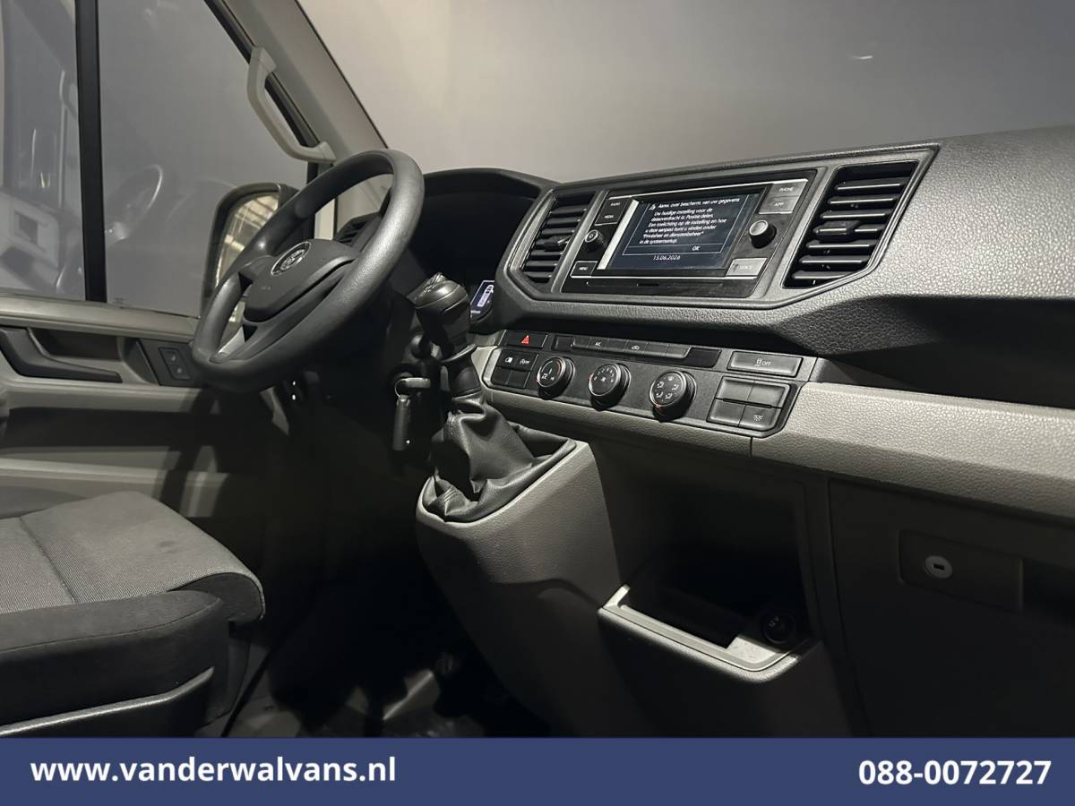 Volkswagen Crafter Volkswagen Crafter 2.0 TDI 141pk L3H3 L2H2 Euro6 Airco | Camera | Apple Carplay | Cruisecontrol | Chauffeursstoel Android Auto, Massagestoel, 2800kg trekvermogen