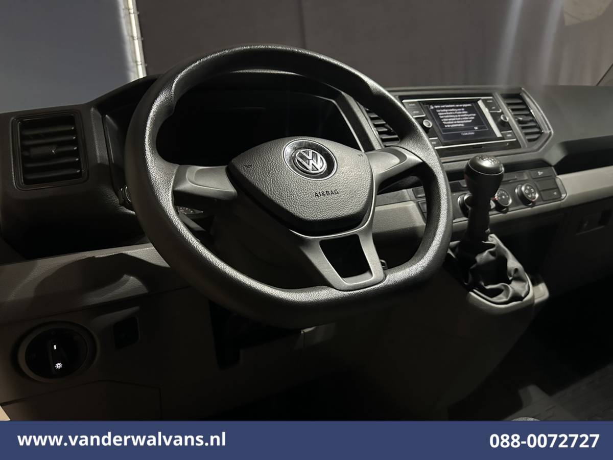 Volkswagen Crafter Volkswagen Crafter 2.0 TDI 141pk L3H3 L2H2 Euro6 Airco | Camera | Apple Carplay | Cruisecontrol | Chauffeursstoel Android Auto, Massagestoel, 2800kg trekvermogen