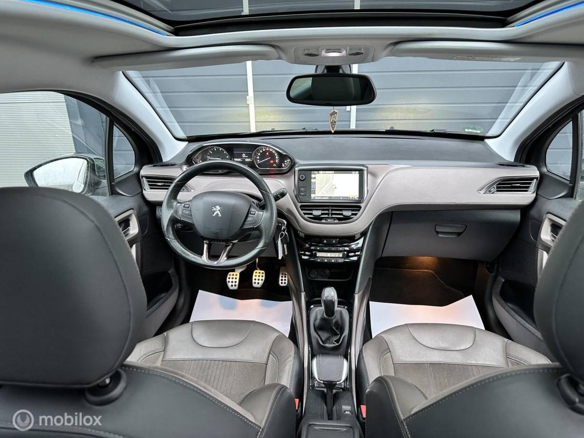 Peugeot 2008 Peugeot 2008 1.2 PureTech Féline