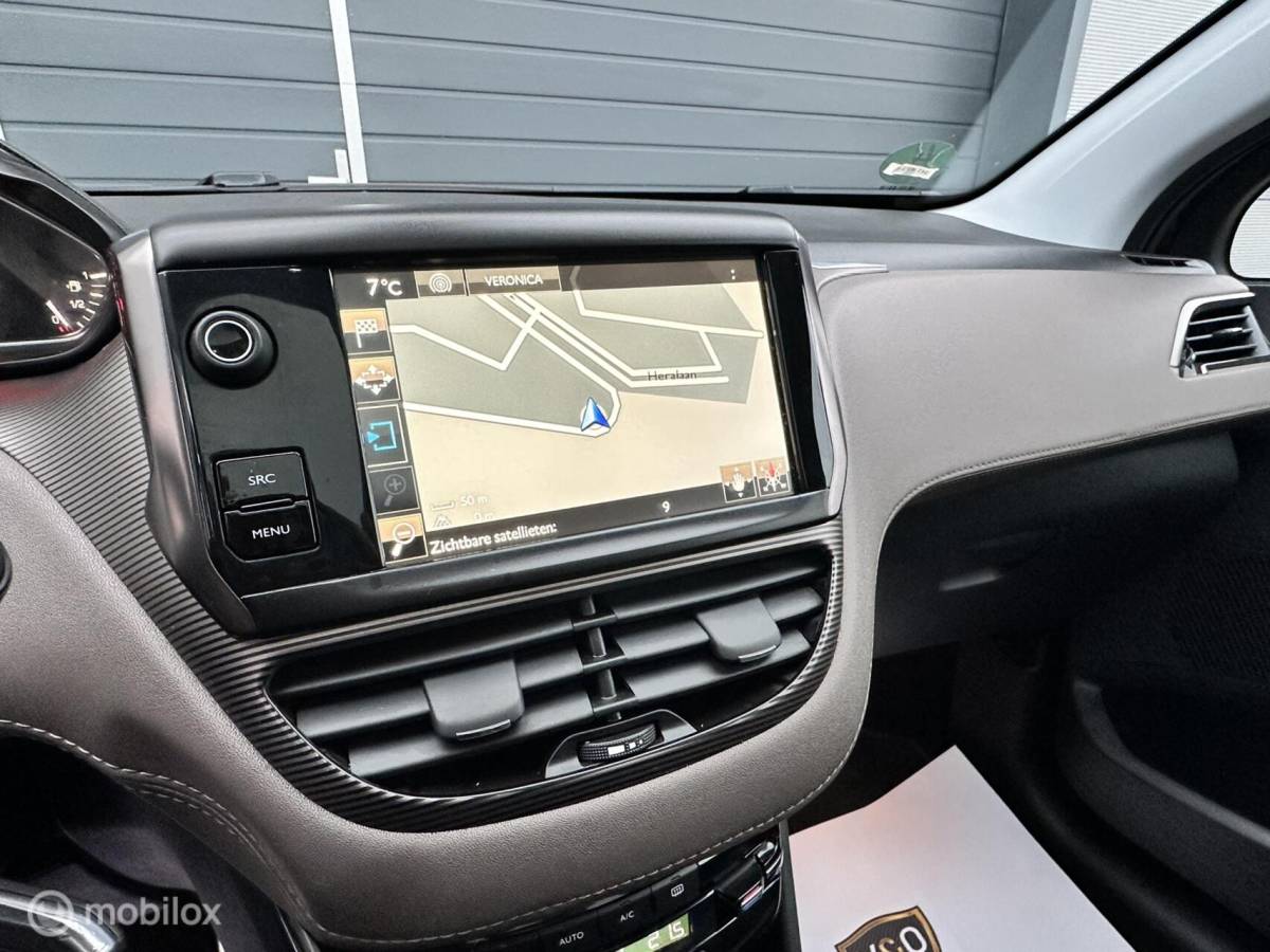 Peugeot 2008 Peugeot 2008 1.2 PureTech Féline