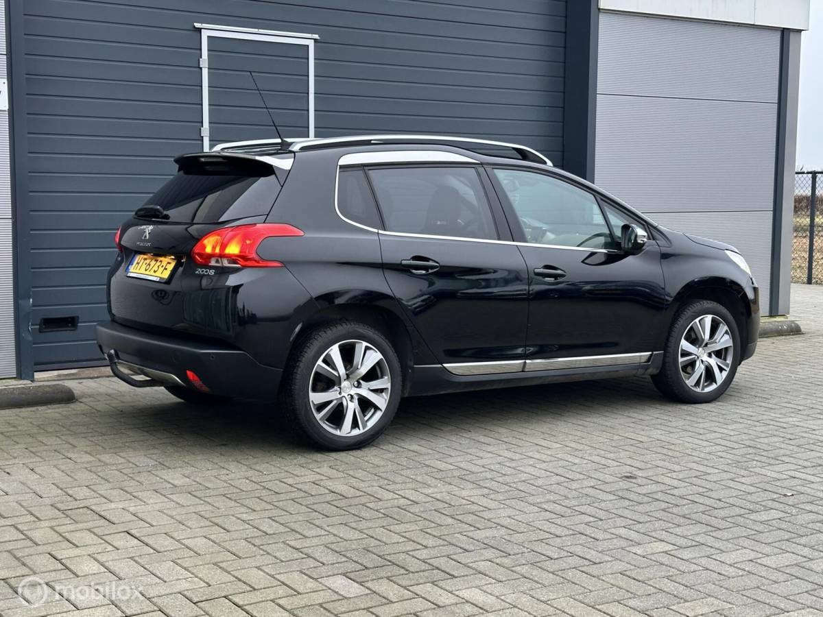 Peugeot 2008 Peugeot 2008 1.2 PureTech Féline