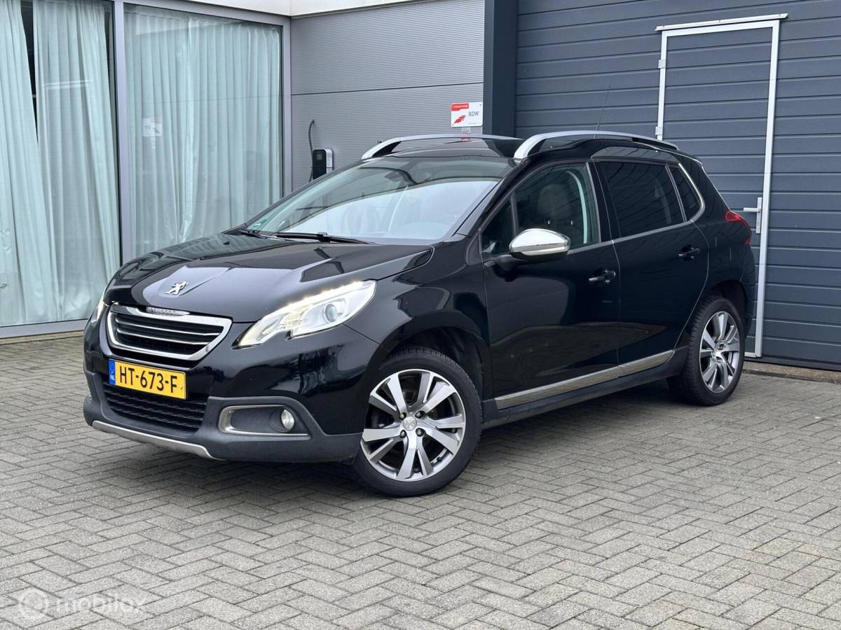 Peugeot 2008 Peugeot 2008 1.2 PureTech Féline