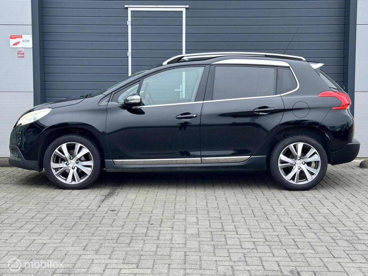 Peugeot 2008 Peugeot 2008 1.2 PureTech Féline