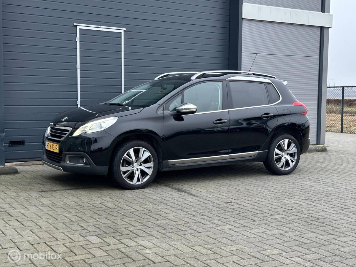 Peugeot 2008 Peugeot 2008 1.2 PureTech Féline