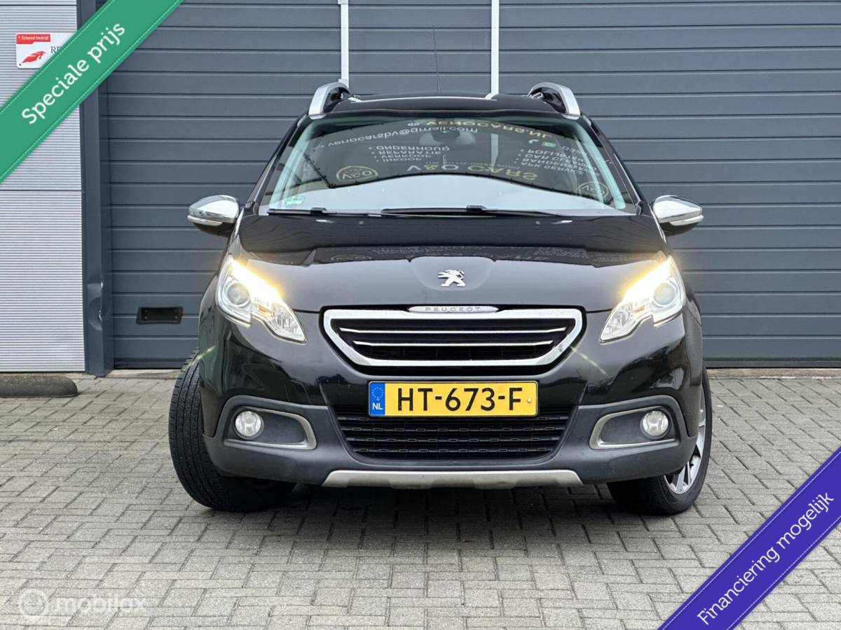 Peugeot 2008 Peugeot 2008 1.2 PureTech Féline