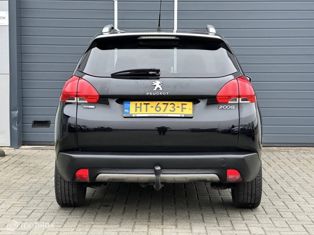 Peugeot 2008 Peugeot 2008 1.2 PureTech Féline