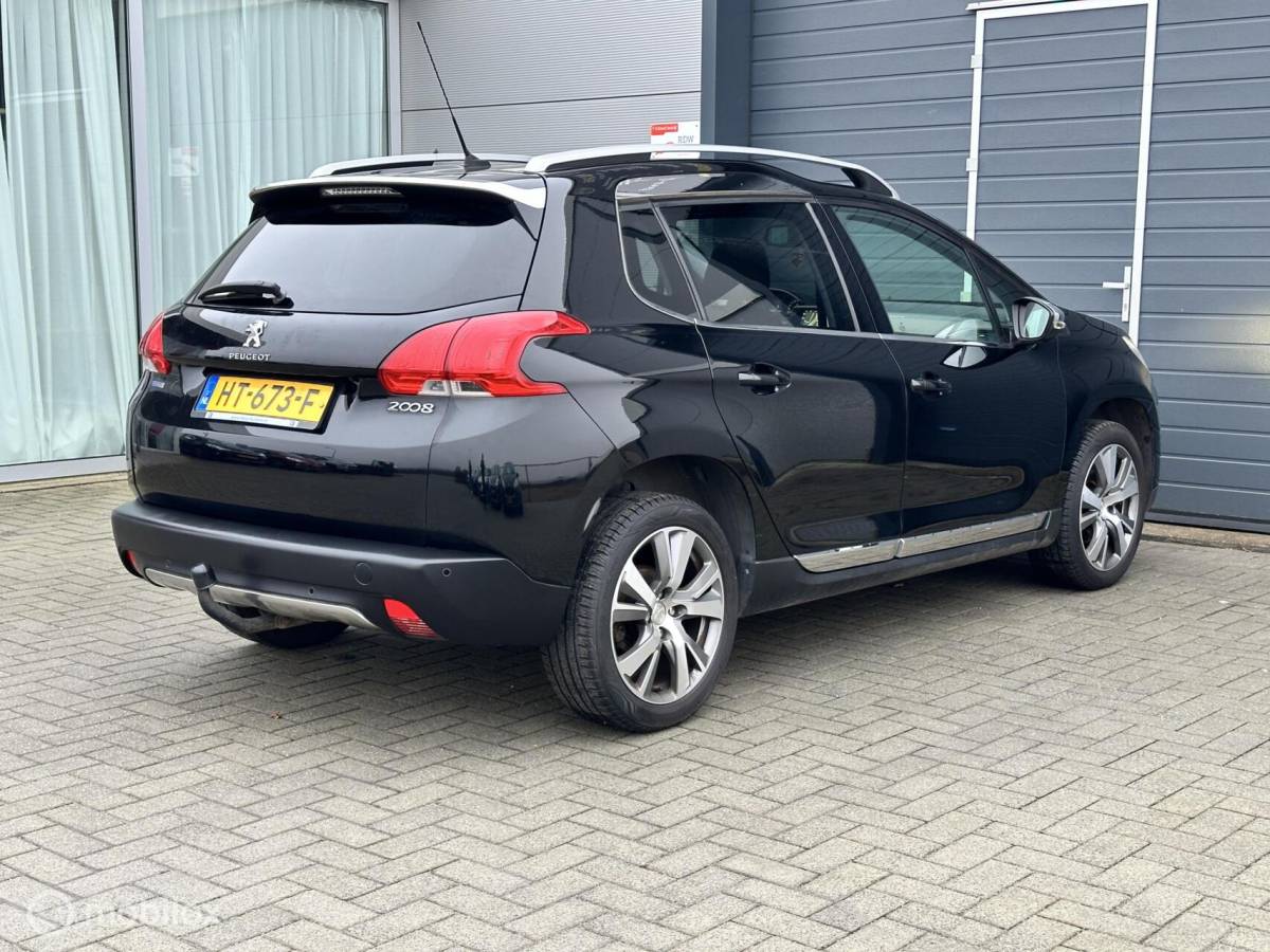 Peugeot 2008 Peugeot 2008 1.2 PureTech Féline