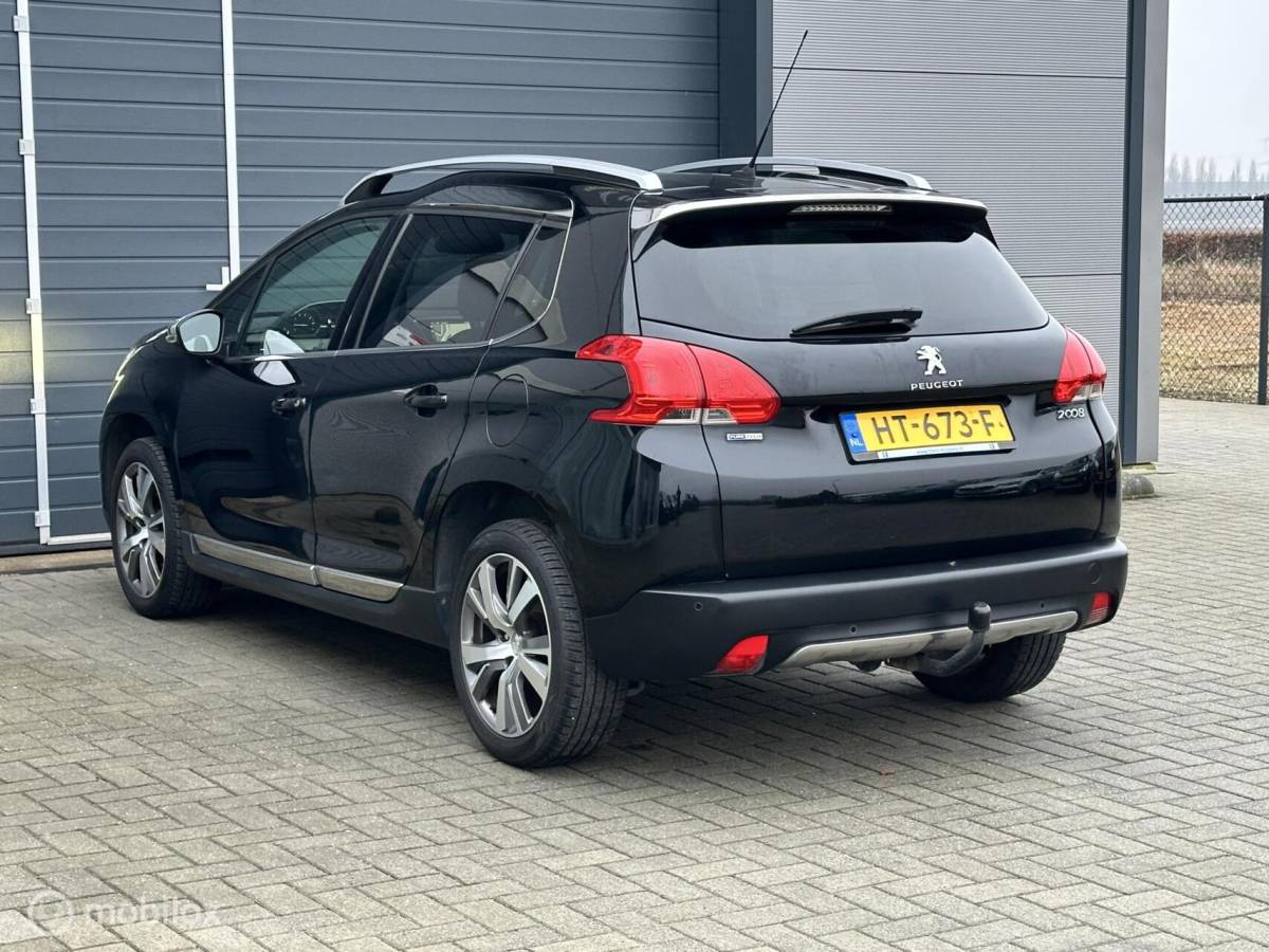 Peugeot 2008 Peugeot 2008 1.2 PureTech Féline