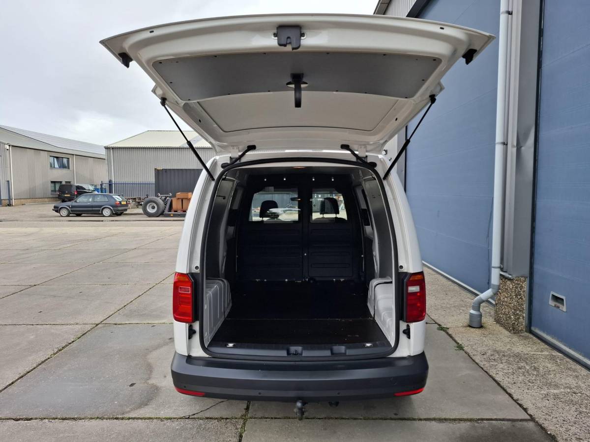 Volkswagen Caddy Volkswagen Caddy 2.0 TDI L2H1 BMT 4Motion Maxi Highline DUBBELE SCHUIFDEUR / AUTOMAAT / EURO 6 / 4X4 / NAVI