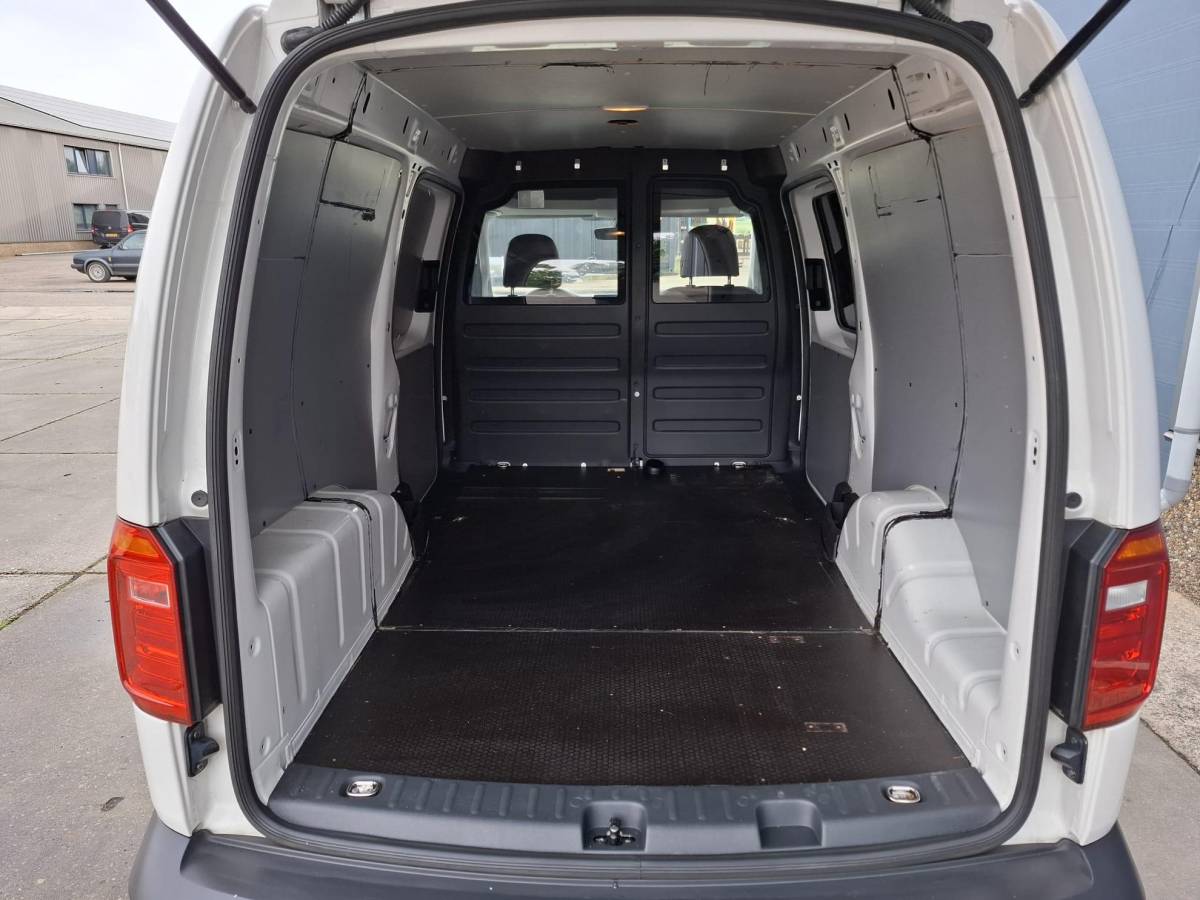 Volkswagen Caddy Volkswagen Caddy 2.0 TDI L2H1 BMT 4Motion Maxi Highline DUBBELE SCHUIFDEUR / AUTOMAAT / EURO 6 / 4X4 / NAVI