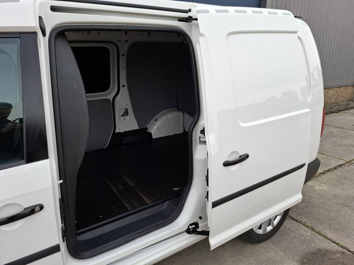 Volkswagen Caddy Volkswagen Caddy 2.0 TDI L2H1 BMT 4Motion Maxi Highline DUBBELE SCHUIFDEUR / AUTOMAAT / EURO 6 / 4X4 / NAVI