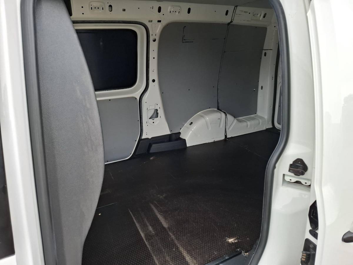 Volkswagen Caddy Volkswagen Caddy 2.0 TDI L2H1 BMT 4Motion Maxi Highline DUBBELE SCHUIFDEUR / AUTOMAAT / EURO 6 / 4X4 / NAVI